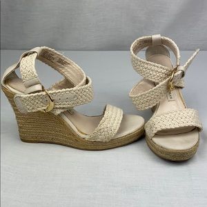 Dana Buchman Wedge Size 6.5M